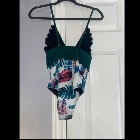 Size Medium/M Cacelin one piece green and tropical themed swimsuit - Picture 6 of 8